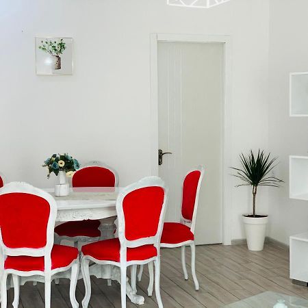 Sweet Apartment In Kutaisi Eksteriør bilde