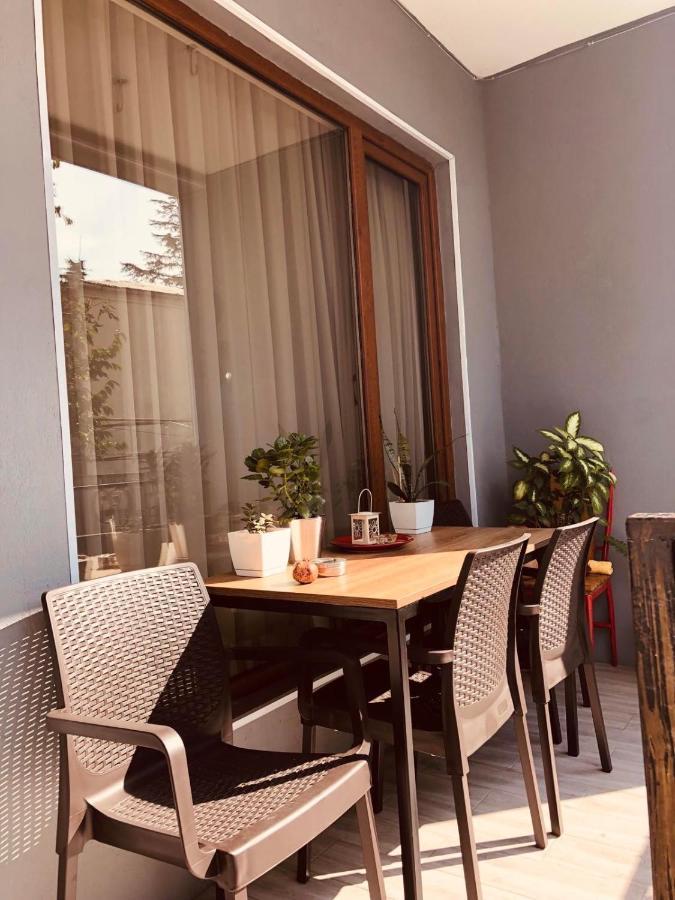 Sweet Apartment In Kutaisi Eksteriør bilde
