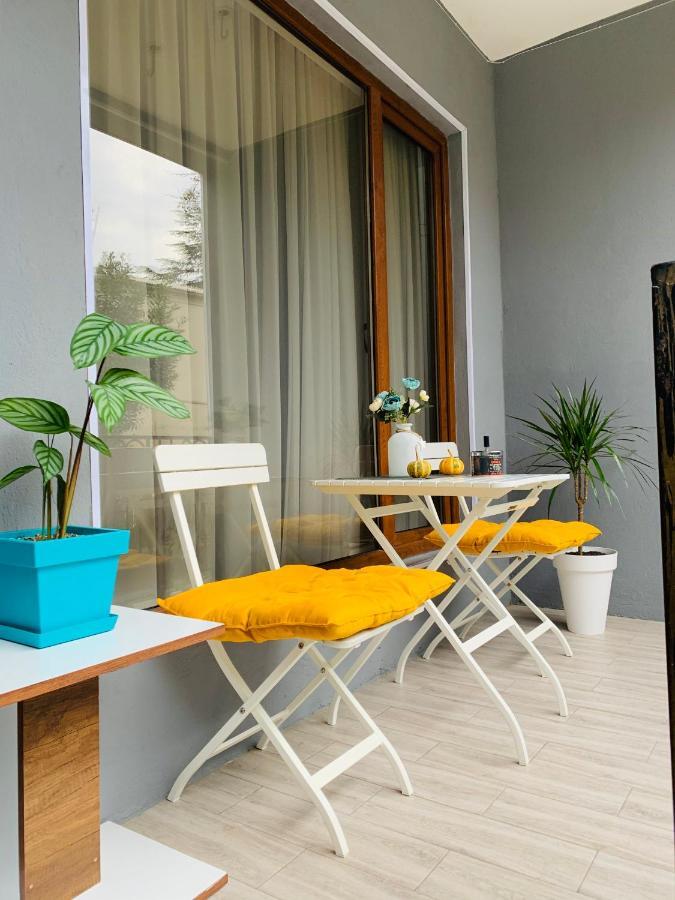 Sweet Apartment In Kutaisi Eksteriør bilde