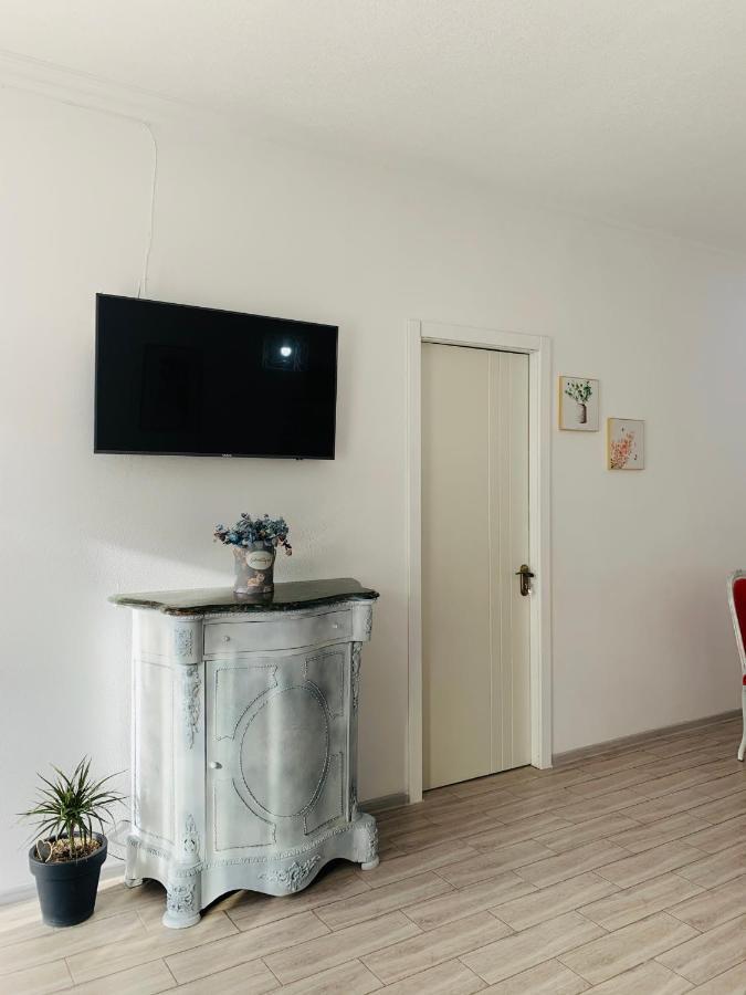 Sweet Apartment In Kutaisi Eksteriør bilde